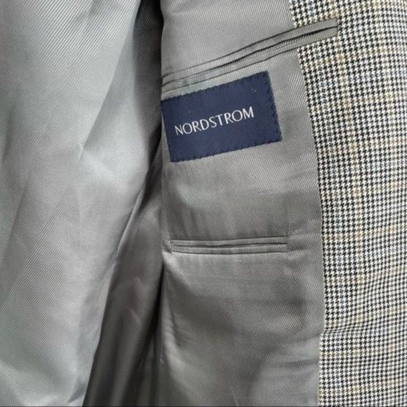 Burberry Tan Plaid Blazer - Picture 4 of 6